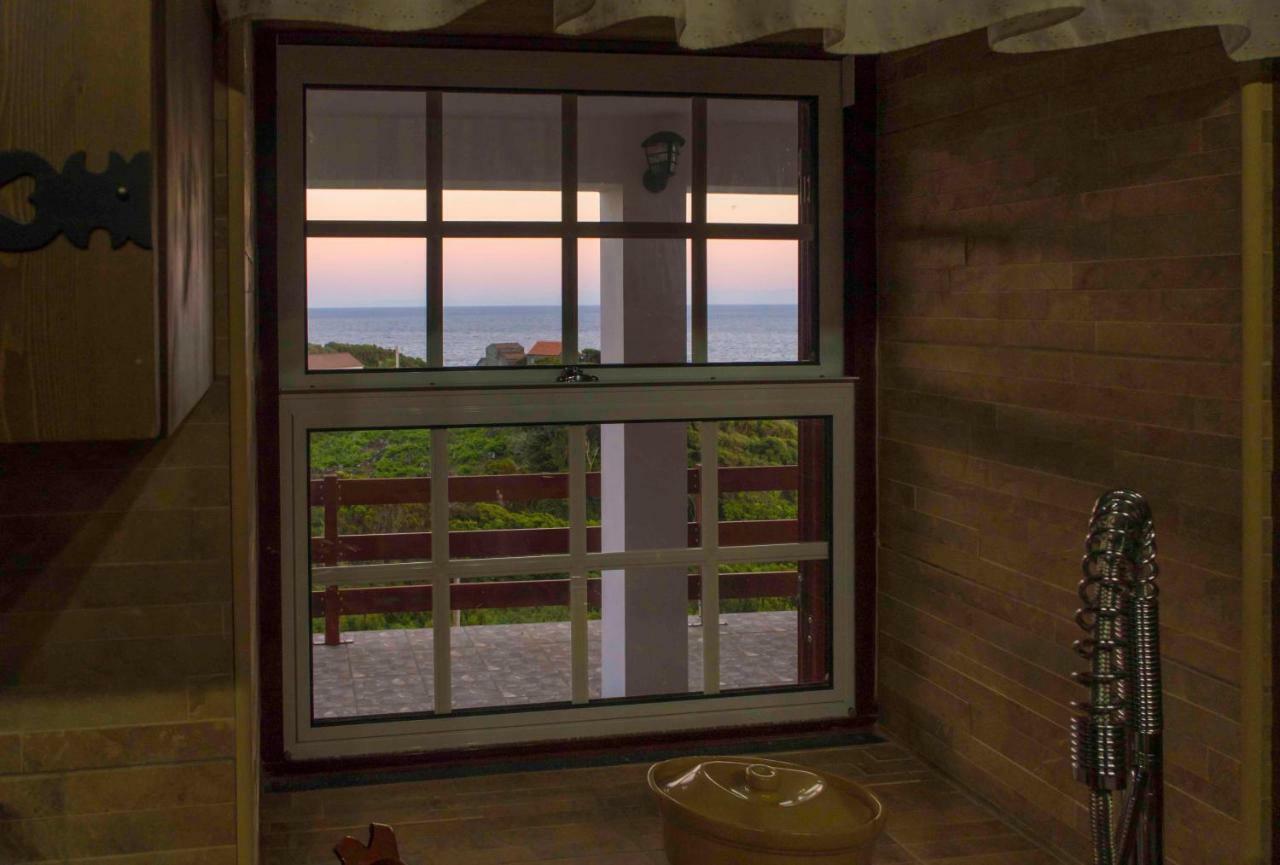 Adega Ninho Da Cagarra Villa Calheta de Nesquim Exterior photo